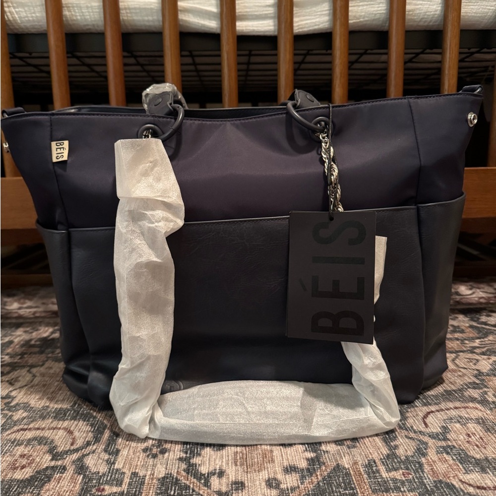 NWT BEIS The Diaper Bag 
in Navy - Picture 13 of 15